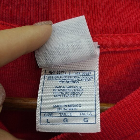 2005 The Beatles Apple Corp Red Short Sleeve Shirt Size Large - Picture 5 of 7